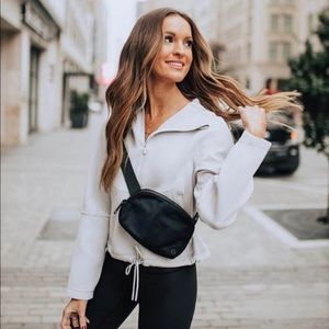 NWT Lululemon Everywhere Belt Bag